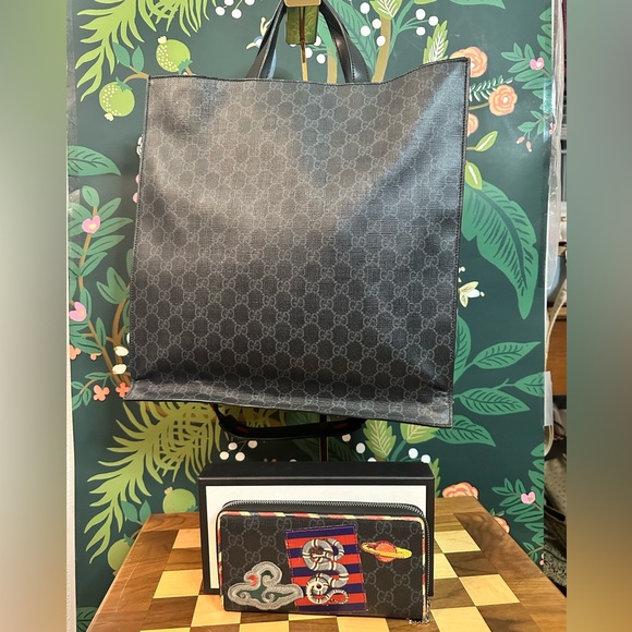 GUCCI🐅LIMITED EDITION GG Supreme Night Courrier TOTE WALLET & BAG CHARM! - Picture 6 of 17